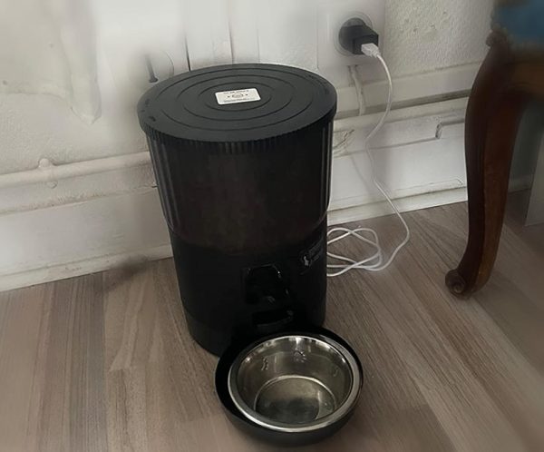 distributeur croquettes chat automatique wifi